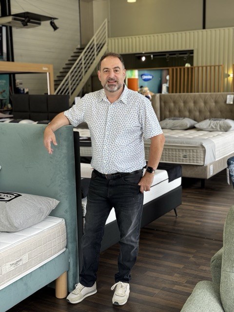Cédric Pullion dans son magasin Mazaryk